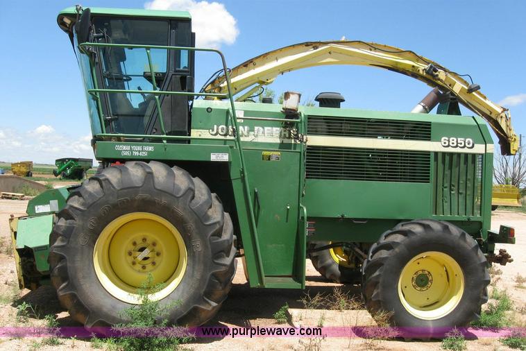 image for item 6945 1998 John Deere 6850 self-propelled forage harvester
