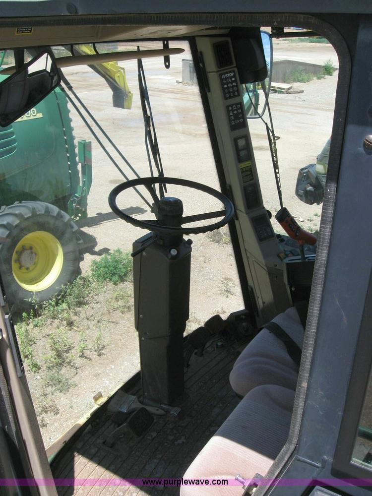 image for item 6945 1998 John Deere 6850 self-propelled forage harvester