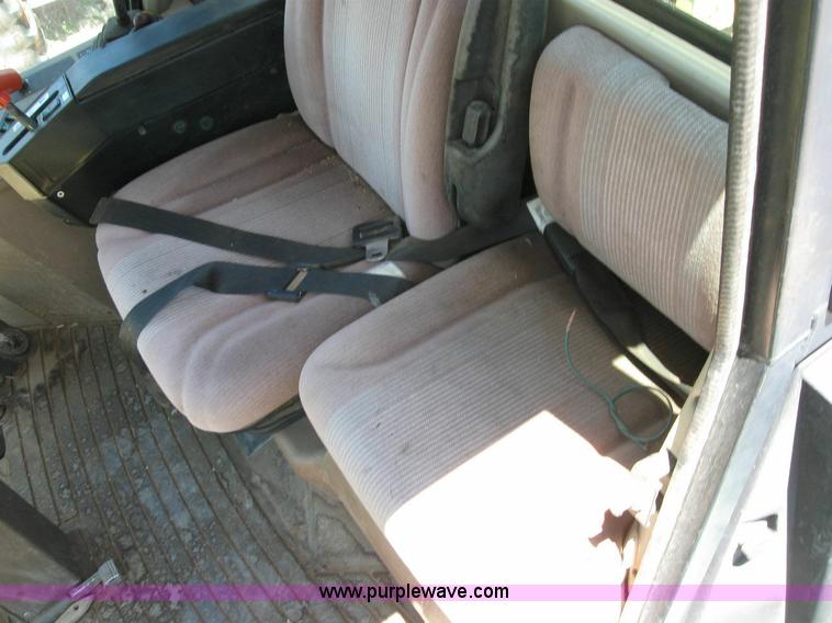 image for item 6945 1998 John Deere 6850 self-propelled forage harvester