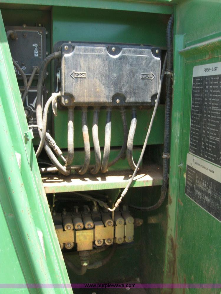 image for item 6945 1998 John Deere 6850 self-propelled forage harvester