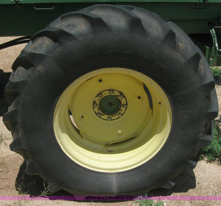 image for item 6945 1998 John Deere 6850 self-propelled forage harvester