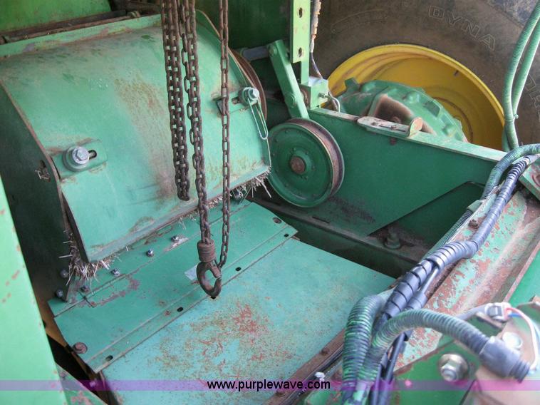 image for item 6945 1998 John Deere 6850 self-propelled forage harvester