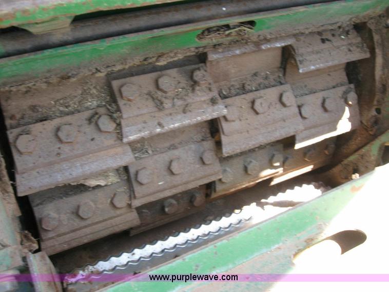 image for item 6945 1998 John Deere 6850 self-propelled forage harvester