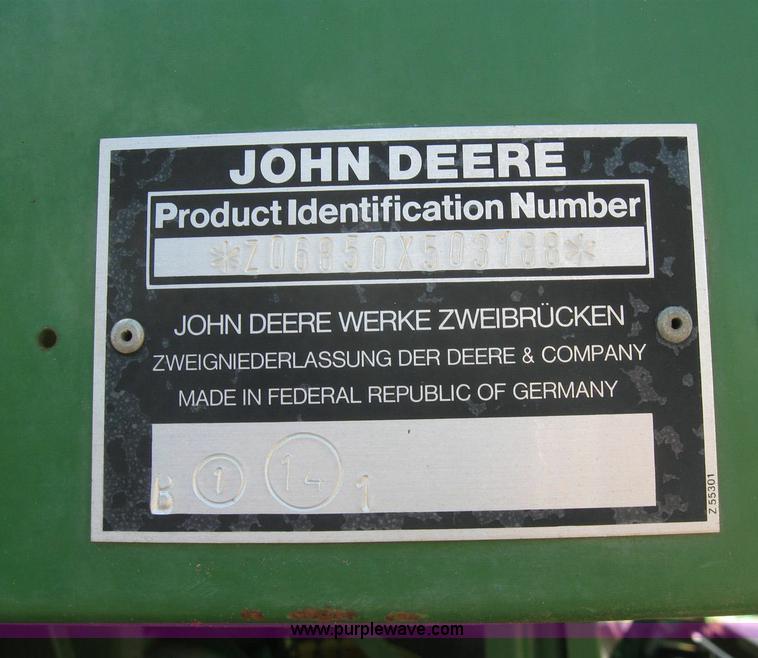 image for item 6945 1998 John Deere 6850 self-propelled forage harvester