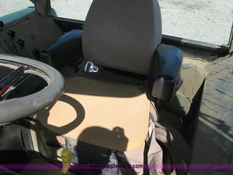 image for item 6950 1991 John Deere 4755 tractor