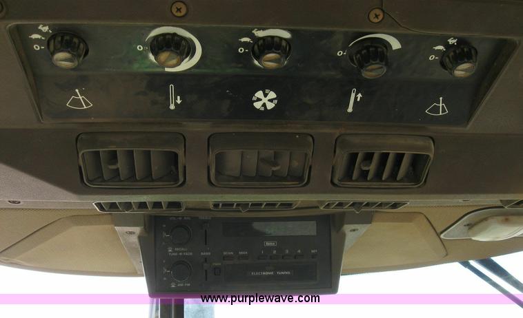 image for item 6950 1991 John Deere 4755 tractor