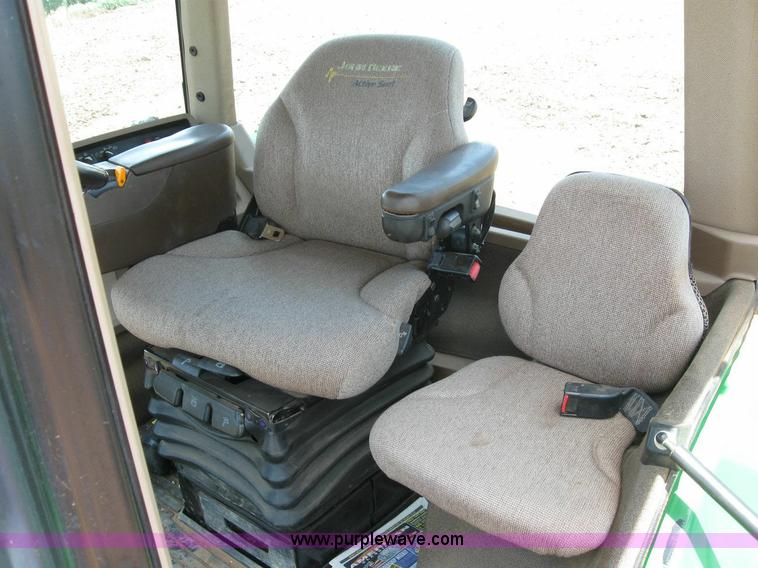 image for item 6964 2004 John Deere 8420 MFWD tractor