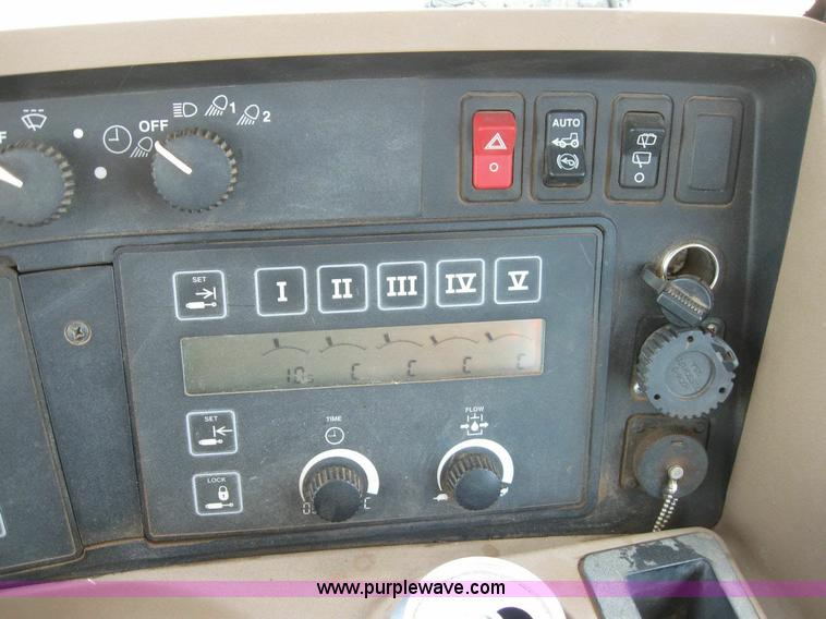 image for item 6964 2004 John Deere 8420 MFWD tractor