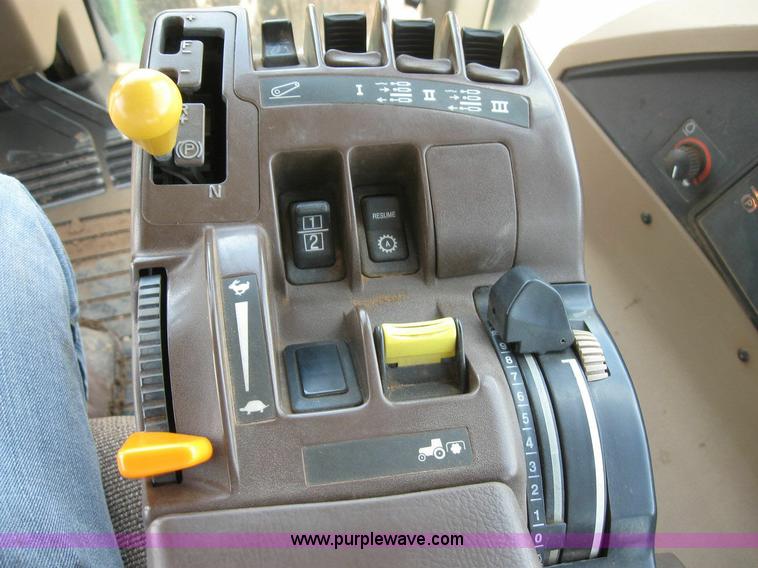 image for item 6964 2004 John Deere 8420 MFWD tractor