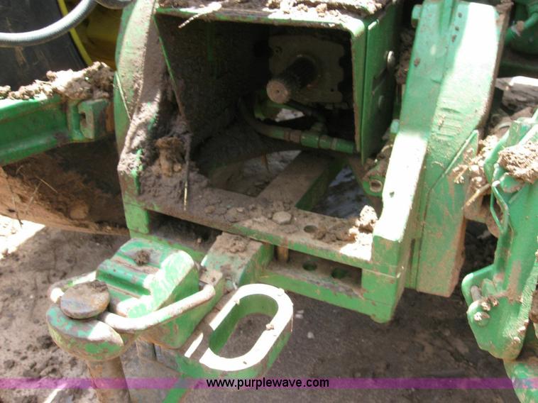 image for item 6964 2004 John Deere 8420 MFWD tractor