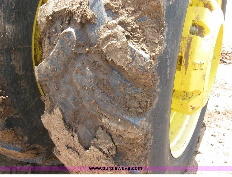 image for item 6964 2004 John Deere 8420 MFWD tractor