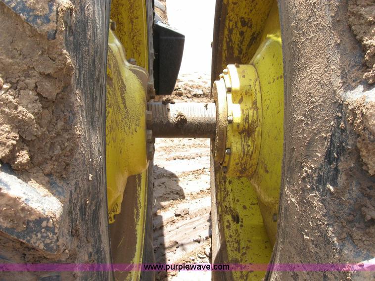 image for item 6964 2004 John Deere 8420 MFWD tractor