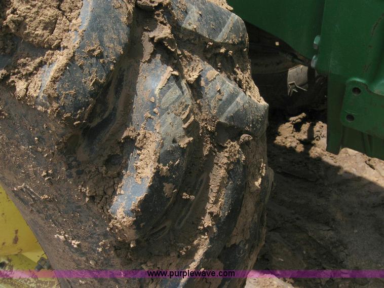 image for item 6964 2004 John Deere 8420 MFWD tractor