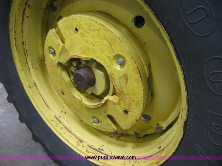 image for item 6965 1986 John Deere 4450 tractor