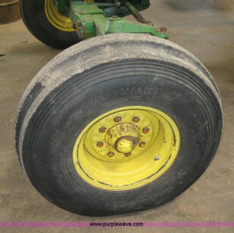 image for item 6965 1986 John Deere 4450 tractor