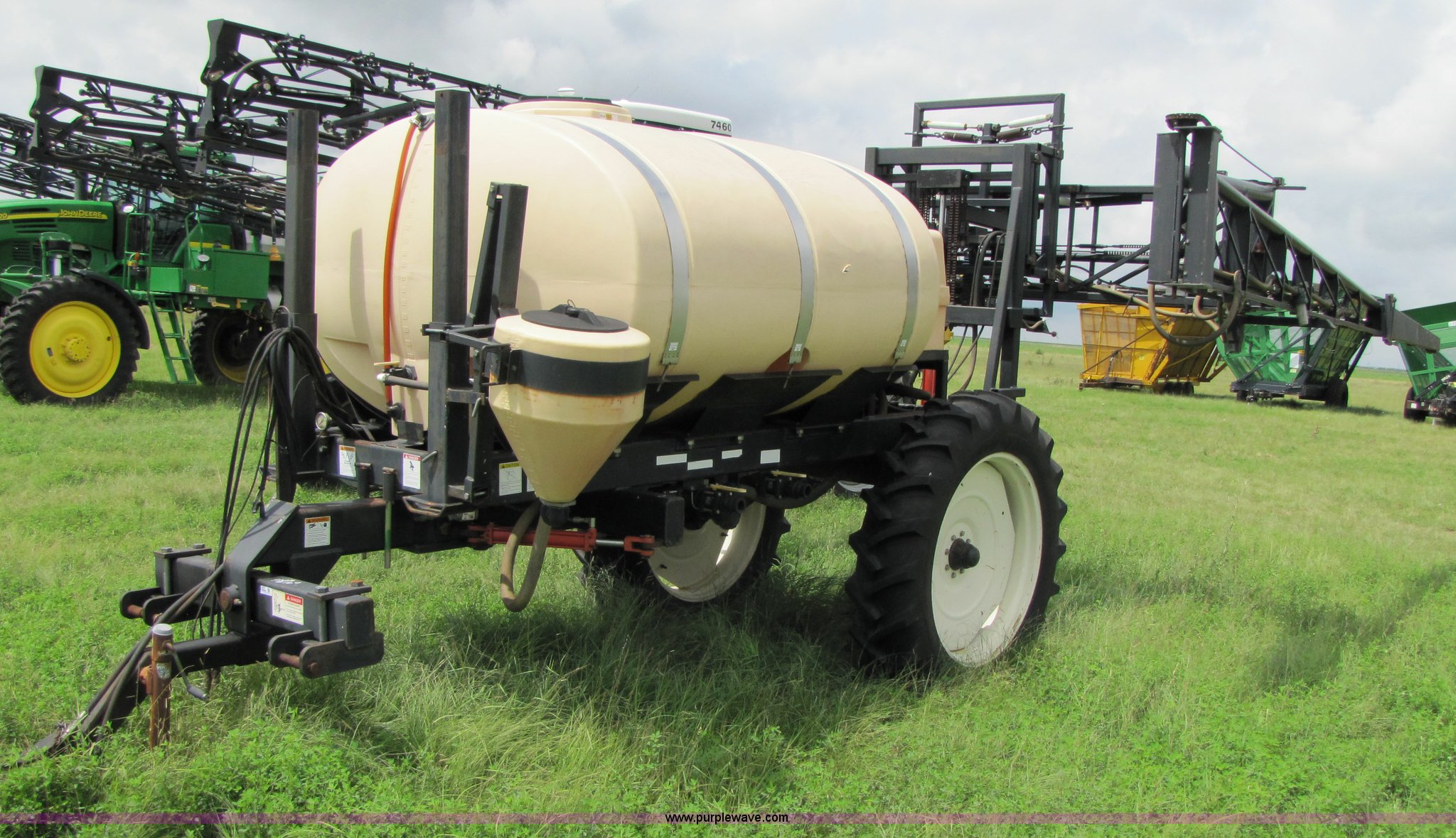 1998 Wylie 1000 gallon sprayer in Plainview, TX Item 3497 sold
