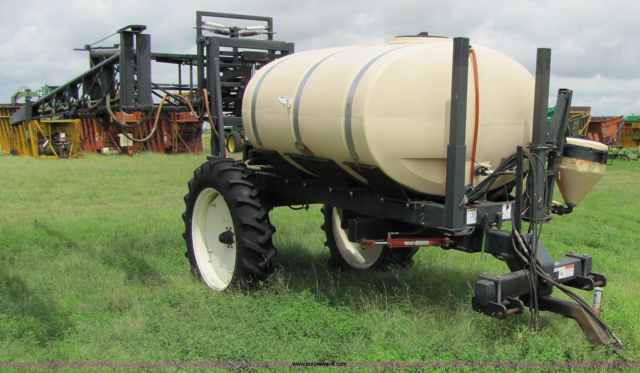1998 Wylie 1000 gallon sprayer in Plainview, TX Item 3497 sold