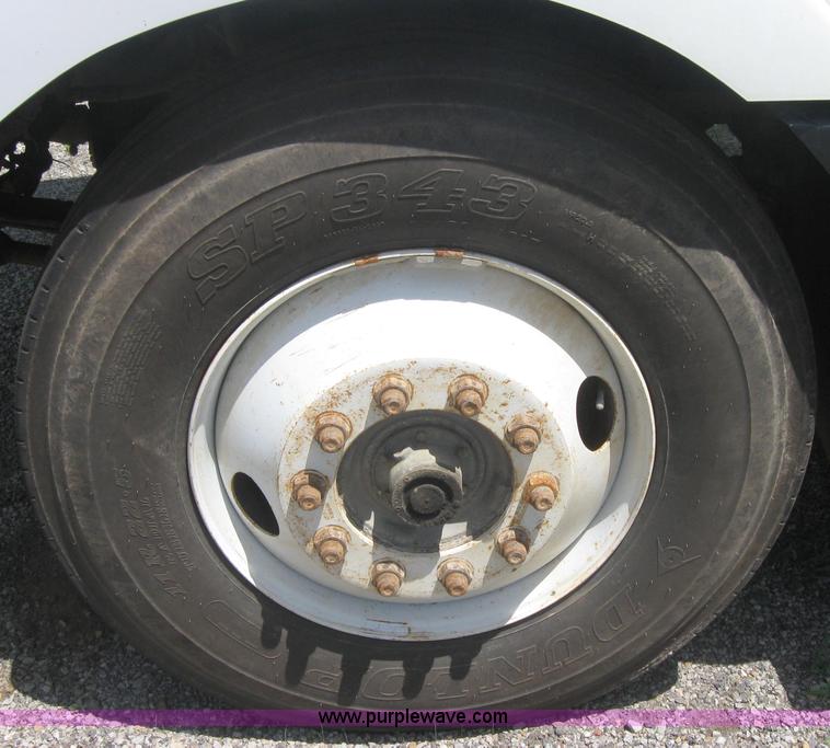 image for item 2000 1994 Kenworth Construct T400 semi truck