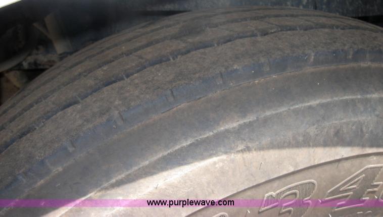 image for item 2000 1994 Kenworth Construct T400 semi truck