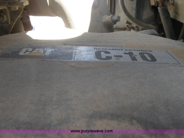 image for item 2000 1994 Kenworth Construct T400 semi truck