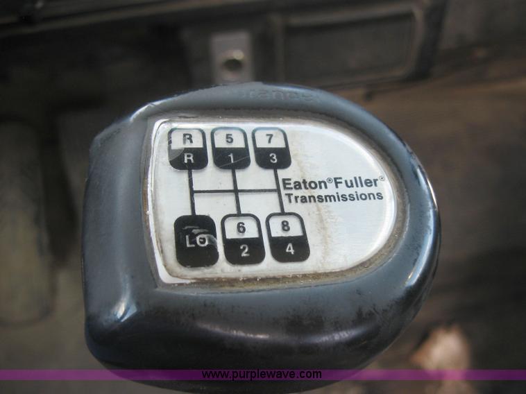 image for item 2000 1994 Kenworth Construct T400 semi truck