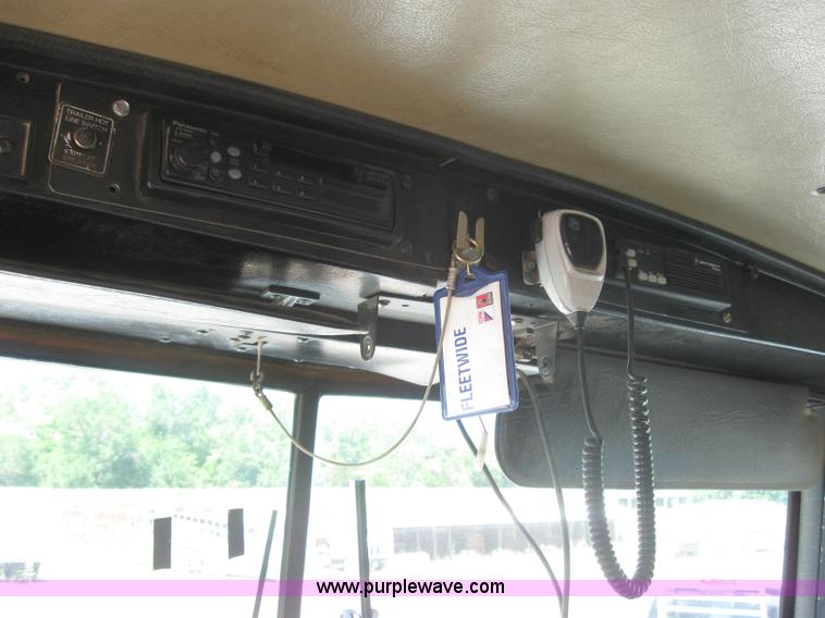 image for item 2000 1994 Kenworth Construct T400 semi truck