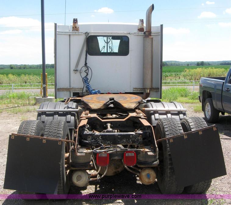 image for item 2001 1994 Kenworth Contruct T400 semi truck