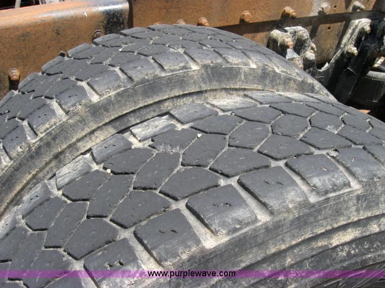 image for item 2001 1994 Kenworth Contruct T400 semi truck