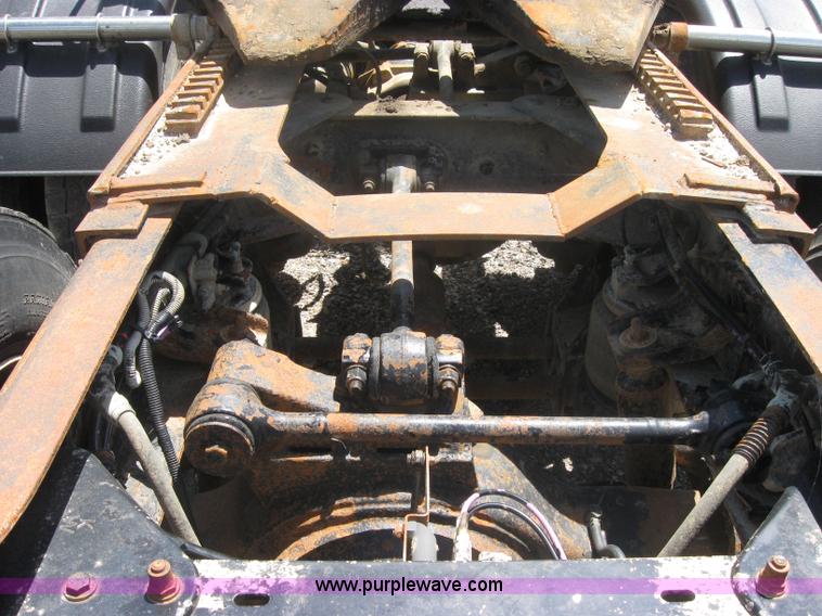 image for item 2001 1994 Kenworth Contruct T400 semi truck