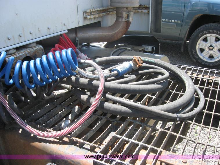 image for item 2001 1994 Kenworth Contruct T400 semi truck