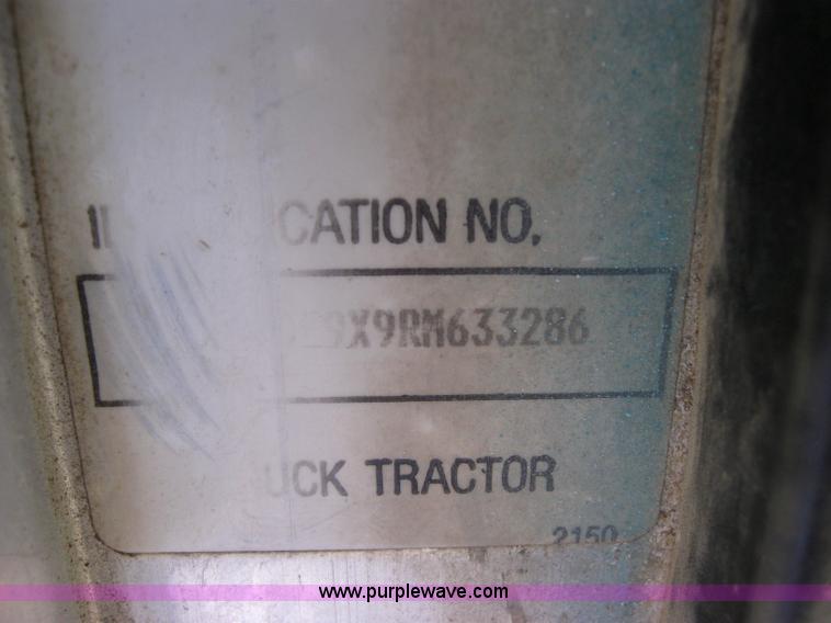 image for item 2001 1994 Kenworth Contruct T400 semi truck