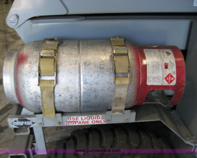 image for item 2035 2000 Skyjack SJ8831 scissor lift