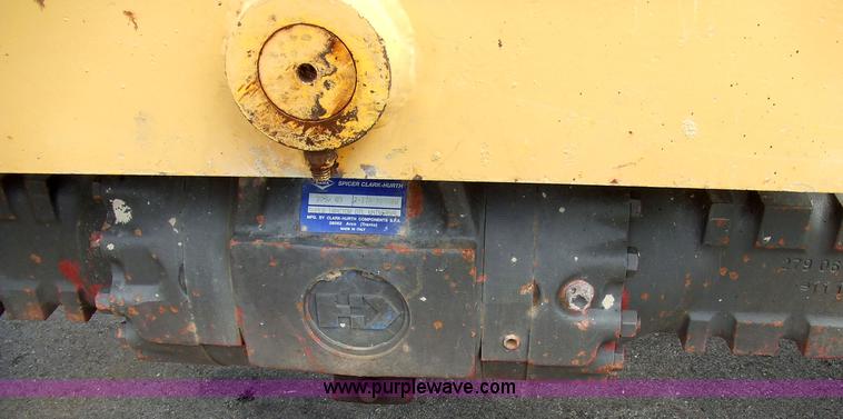 image for item 2097 1999 Gehl 553 all terrain telehandler