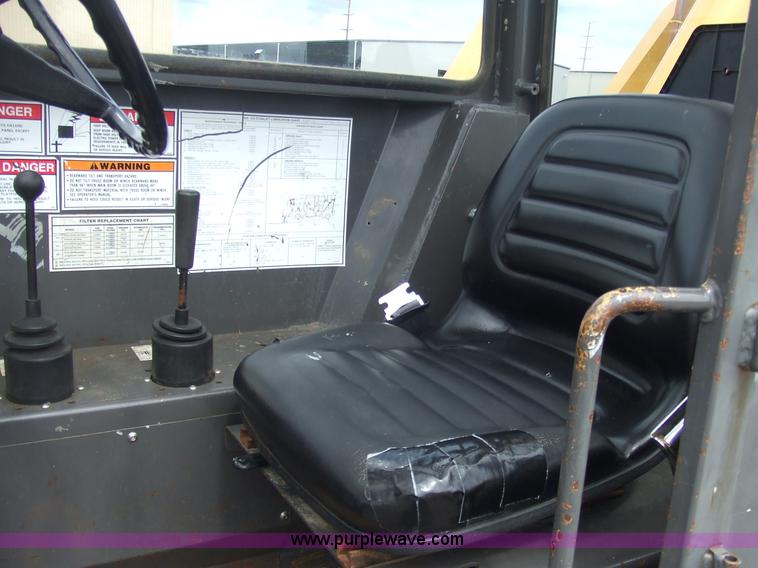 image for item 2097 1999 Gehl 553 all terrain telehandler