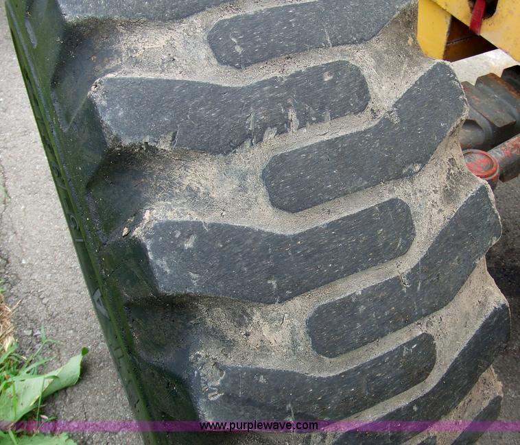 image for item 2097 1999 Gehl 553 all terrain telehandler