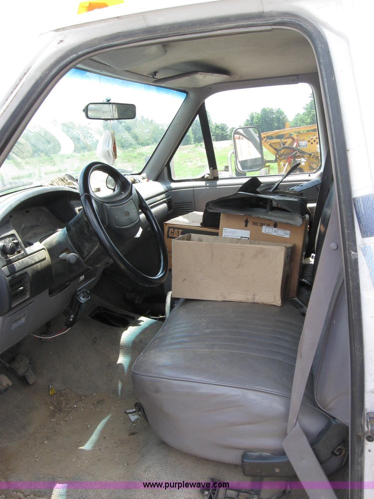 image for item 2121 1996 Ford F Super Duty truck