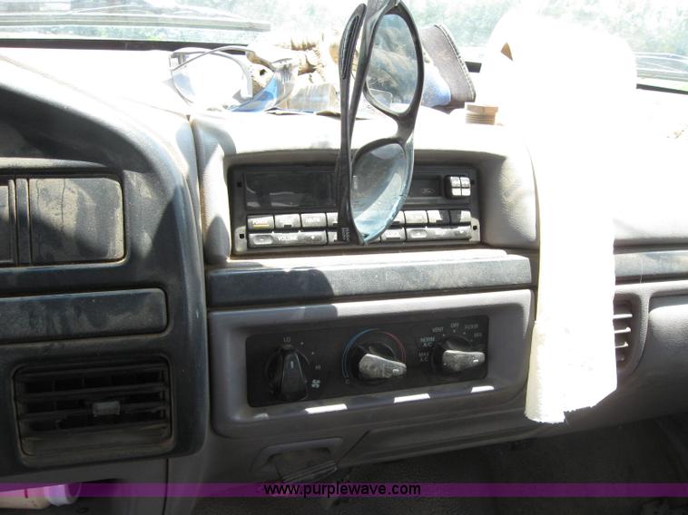 image for item 2121 1996 Ford F Super Duty truck