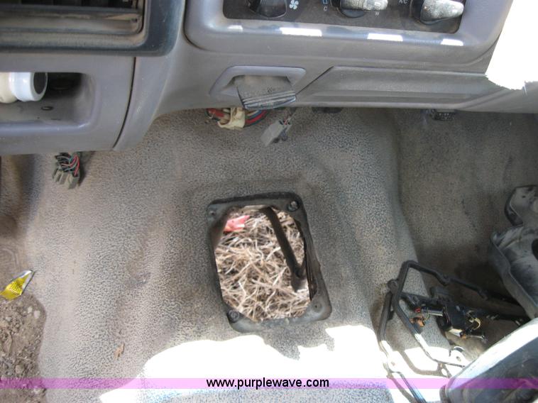 image for item 2121 1996 Ford F Super Duty truck