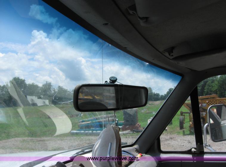 image for item 2121 1996 Ford F Super Duty truck