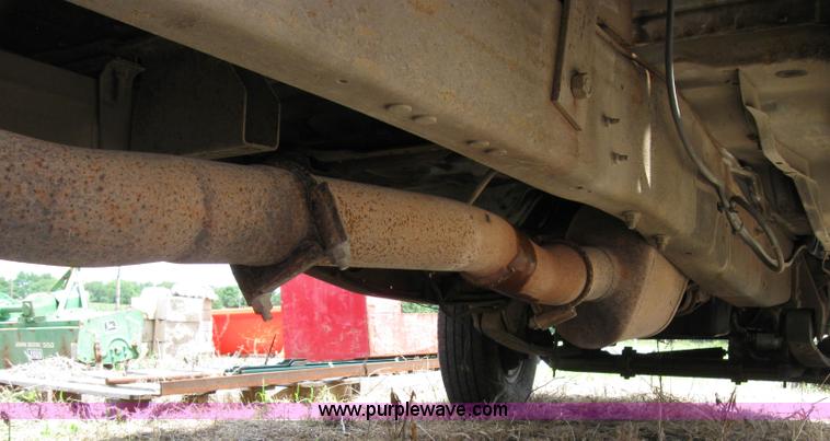 image for item 2121 1996 Ford F Super Duty truck