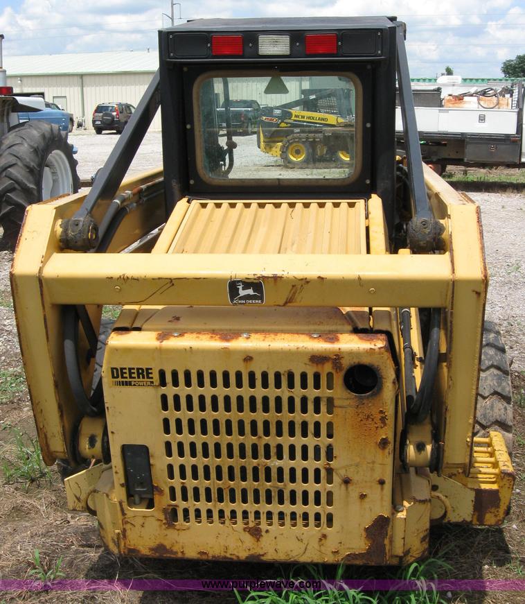 image for item 2122 1997 John Deere 8875 skid steer