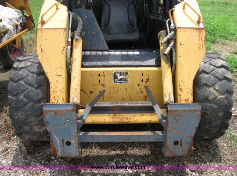 image for item 2122 1997 John Deere 8875 skid steer
