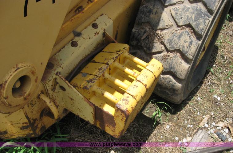 image for item 2122 1997 John Deere 8875 skid steer