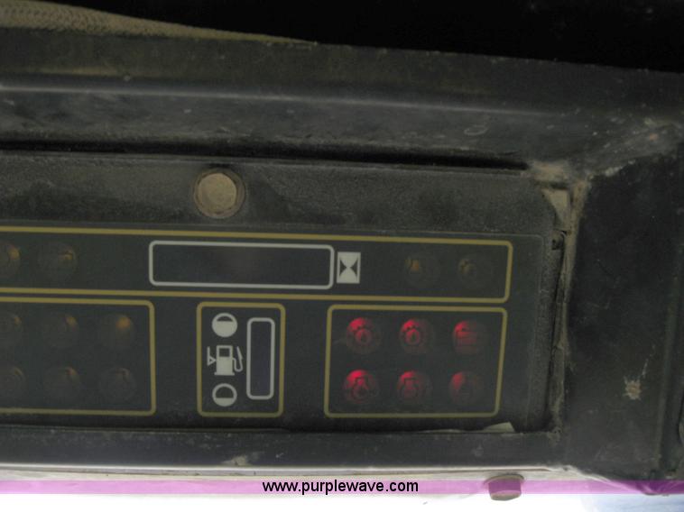 image for item 2122 1997 John Deere 8875 skid steer