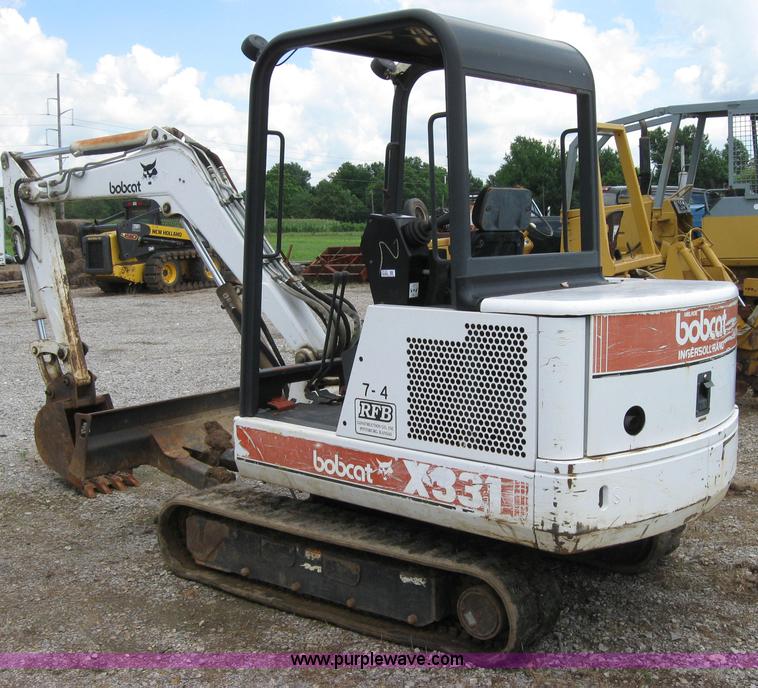image for item 2123 1997 Bobcat 331 mini excavator