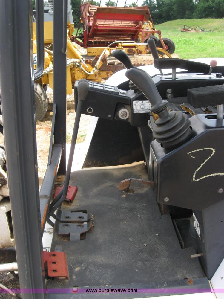 image for item 2123 1997 Bobcat 331 mini excavator