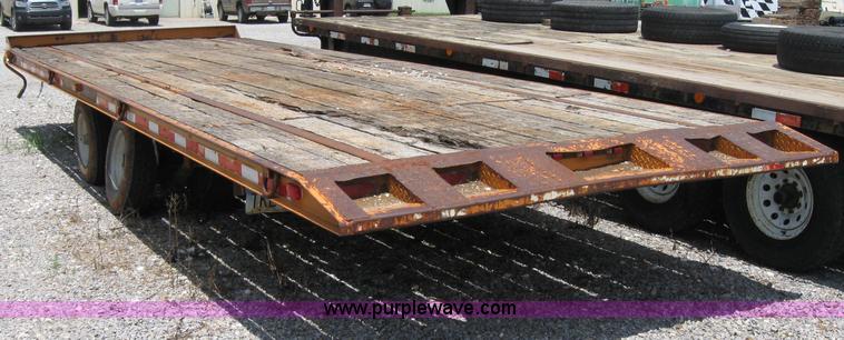 image for item 2124 1996 12 ton flat bed trailer