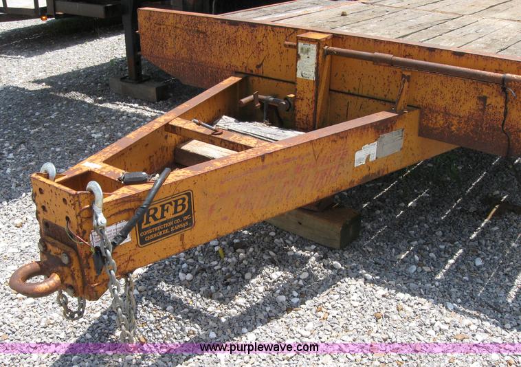 image for item 2124 1996 12 ton flat bed trailer