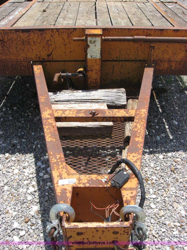 image for item 2124 1996 12 ton flat bed trailer