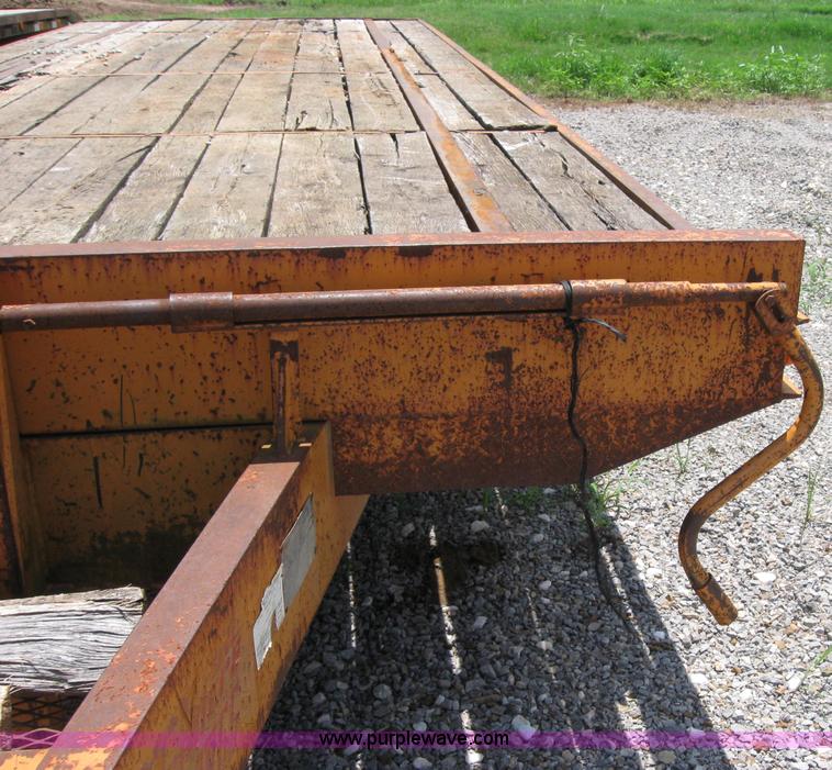 image for item 2124 1996 12 ton flat bed trailer